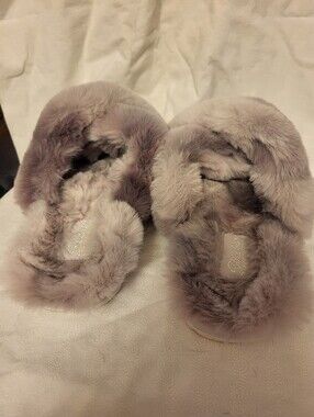 Sketchers Size 8-85 Slide On Cozy Purple Lavendar Faux Fur Slippers -